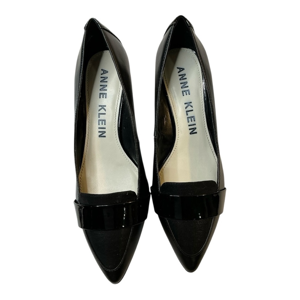 Anne Klein Black Kitty Heels Sleek and Sophisticated Size 8